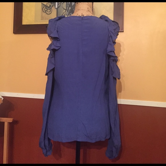 bebe Ruffle cold shoulder top - Picture 2 of 3