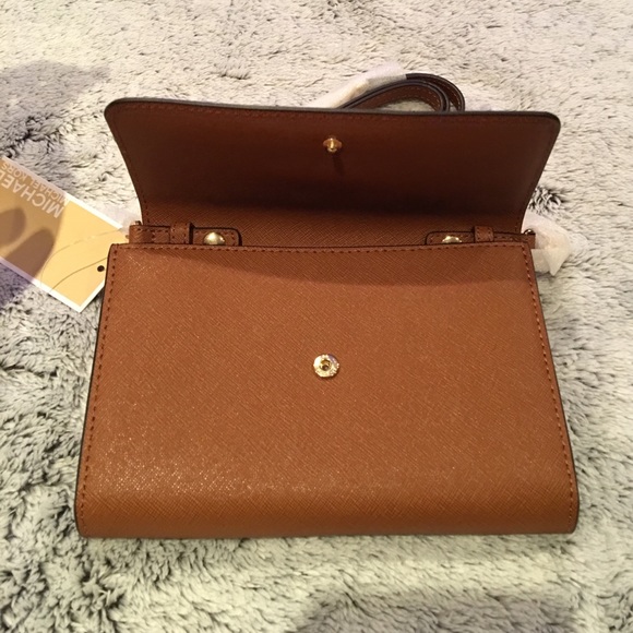 Michael Kors Jet Set Travel Large Phone Crossbody - Picture 3 of 8