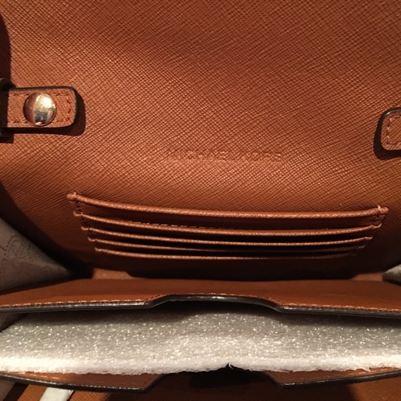 Michael Kors Jet Set Travel Large Phone Crossbody - Picture 5 of 8