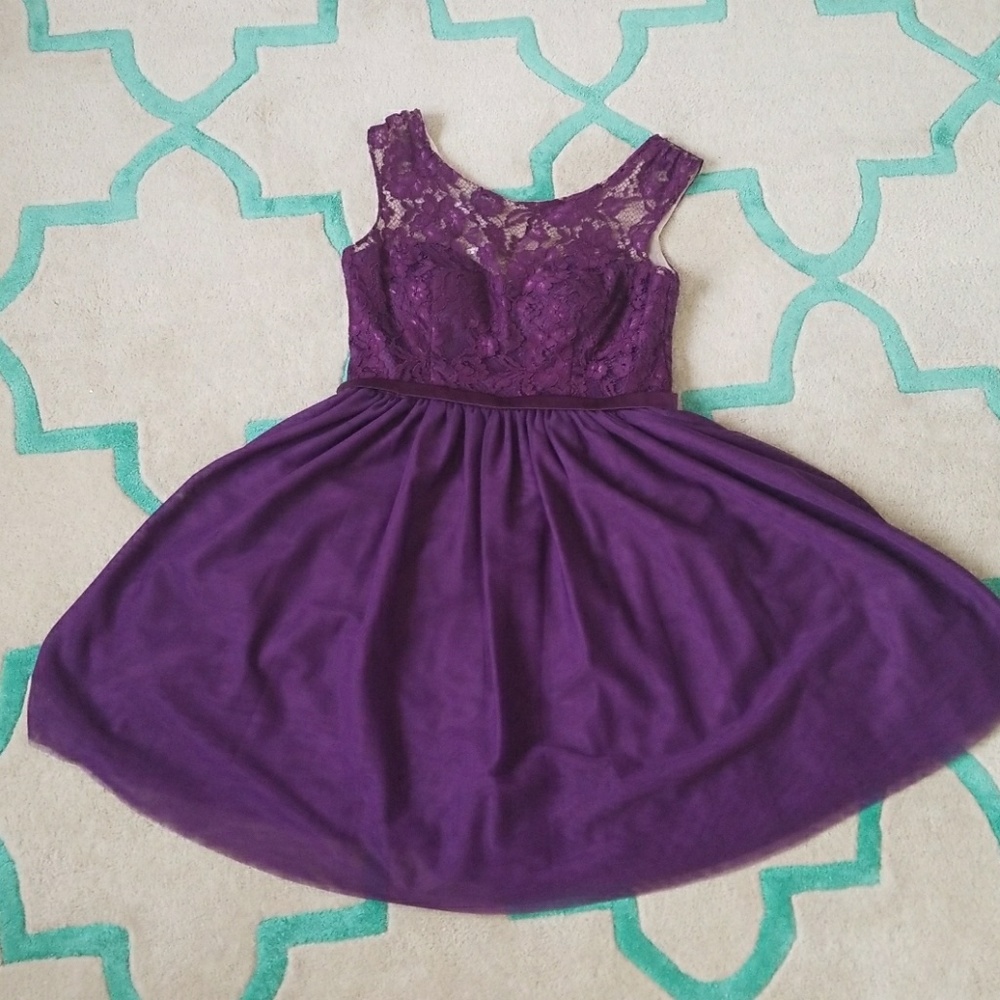 Sz L purple short dress with lace