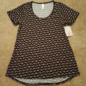 LuLaRoe NWT Classic T size XSmall