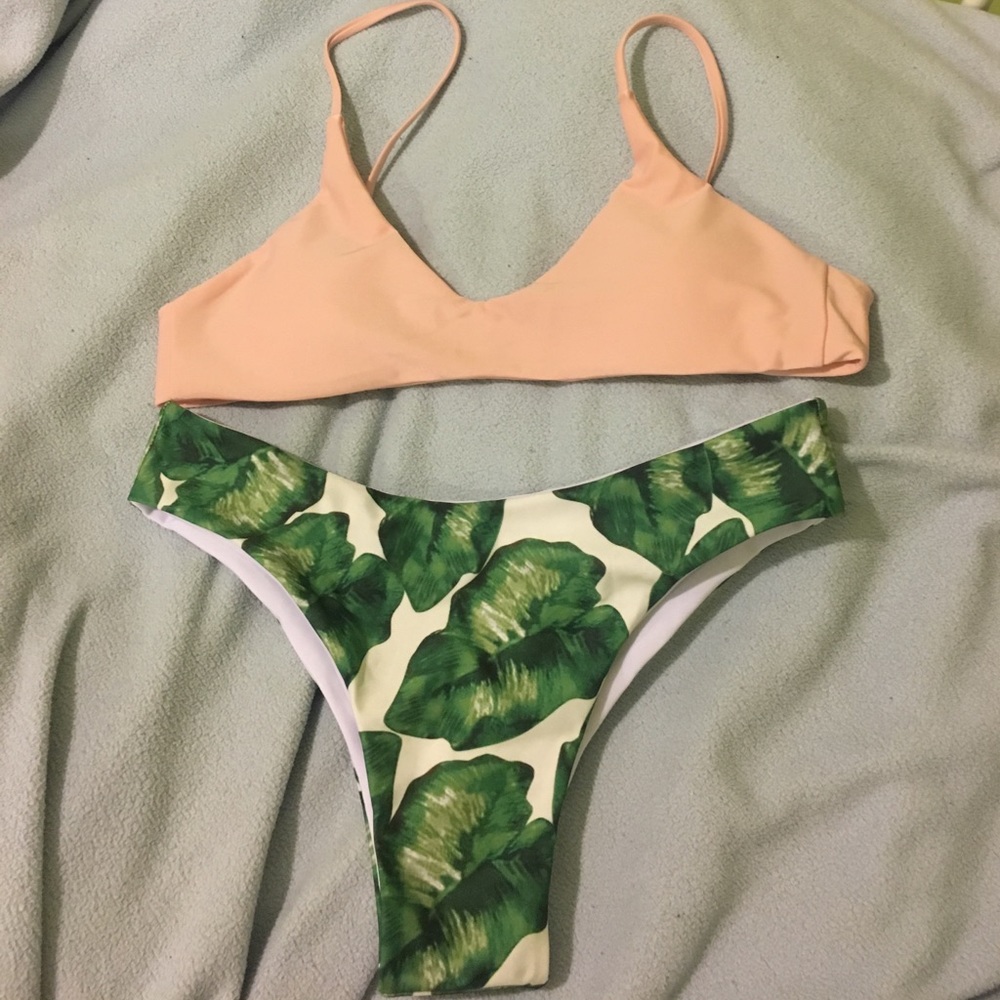 NWOT trendy cheeky bikini