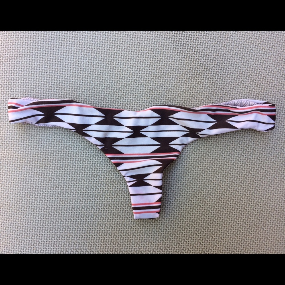 Acacia tribal ho'okipa bottom