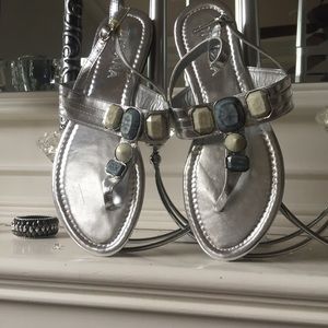 NWT Beautiful Metallic Silver Sandals