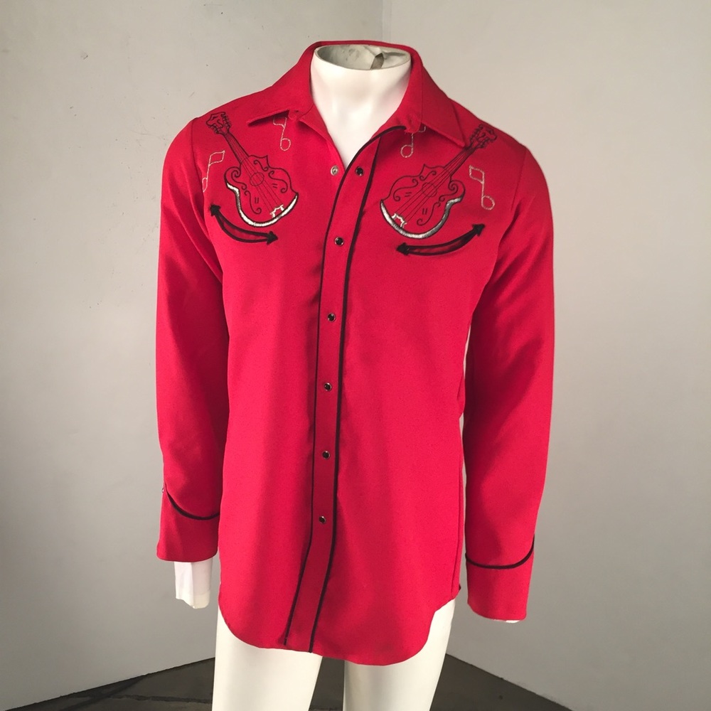 Vintage Western shirt with mandolin detail.