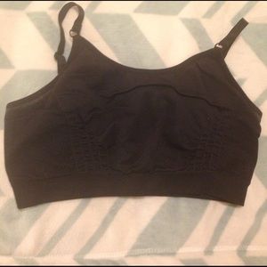 Black sports bra