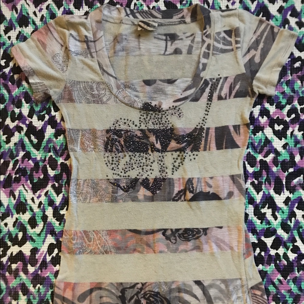 Buckle bedazzled cute shirt!
