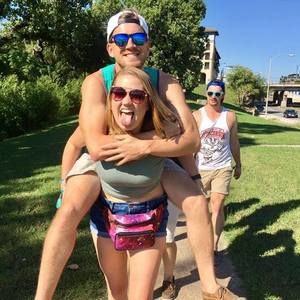 Meet your Posher, Hillary