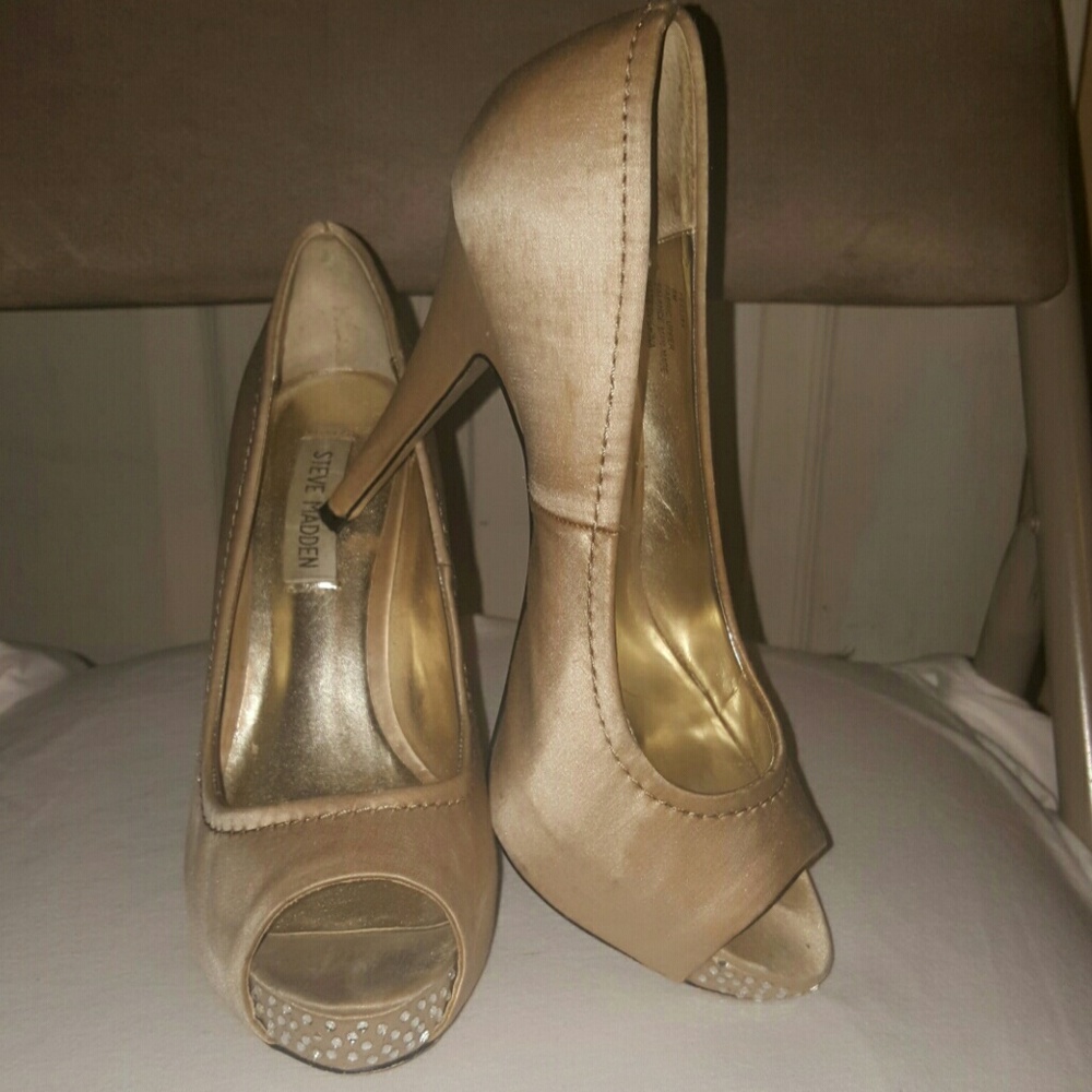 Steve Madden 'Feelixx' High Heels