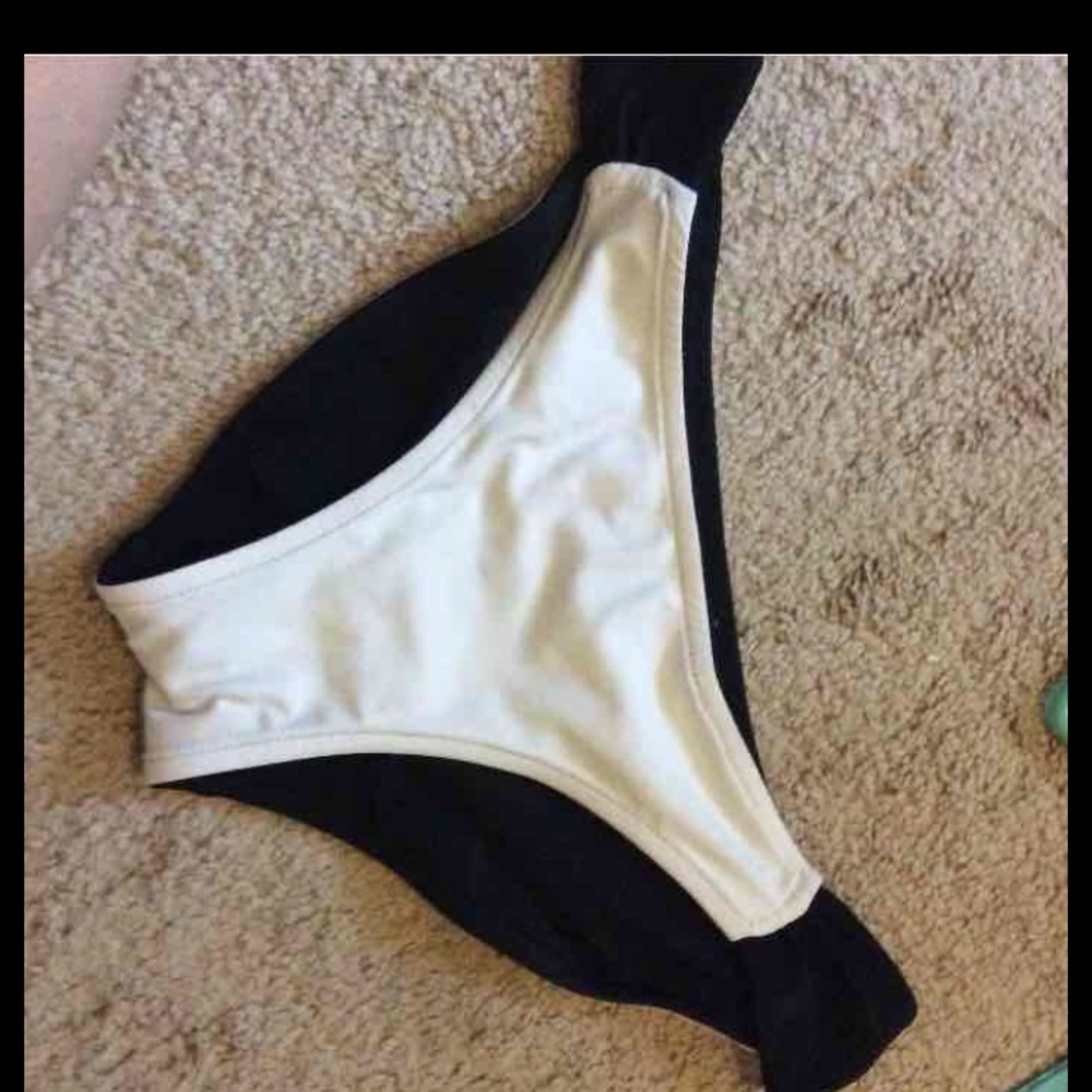 Bikini bottoms