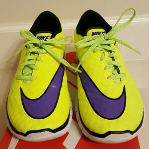 Neon Yellow Nike 5.0 Sneakers Y7 (W8.5)