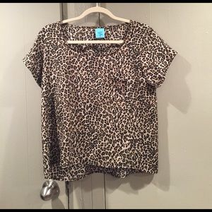 High low leopard top with pocket