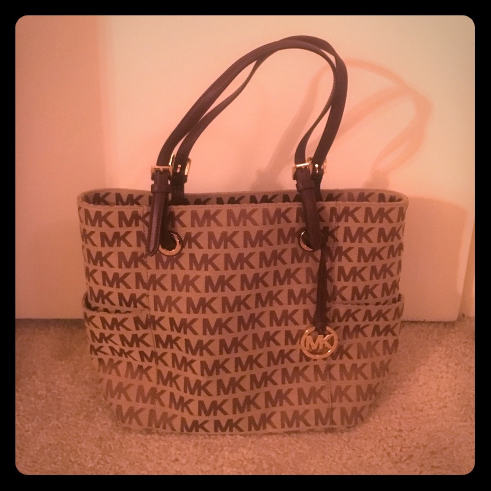Authentic Michael Kors Shoulder Bag