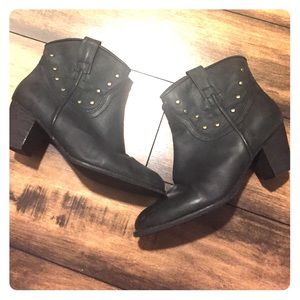 Black studded ankle boots with easy heel!