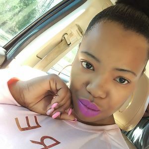 Meet your Posher, Elaina