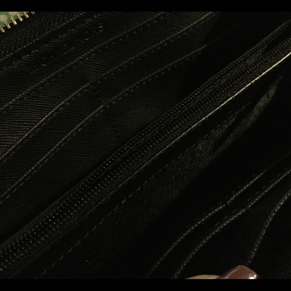 Michael Kors Jet Set Zip Around Wallet - Picture 4 of 4