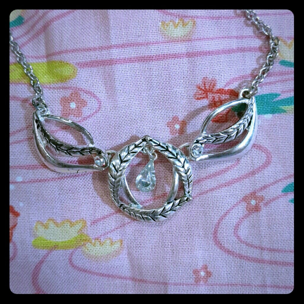 Avon Autumn Leaves Necklace