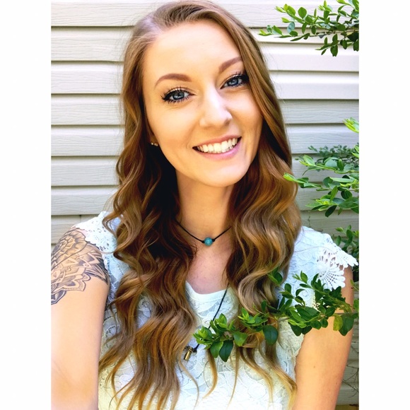 Meet Your Posher โค๏ธ๏ธ - Picture 4 of 6