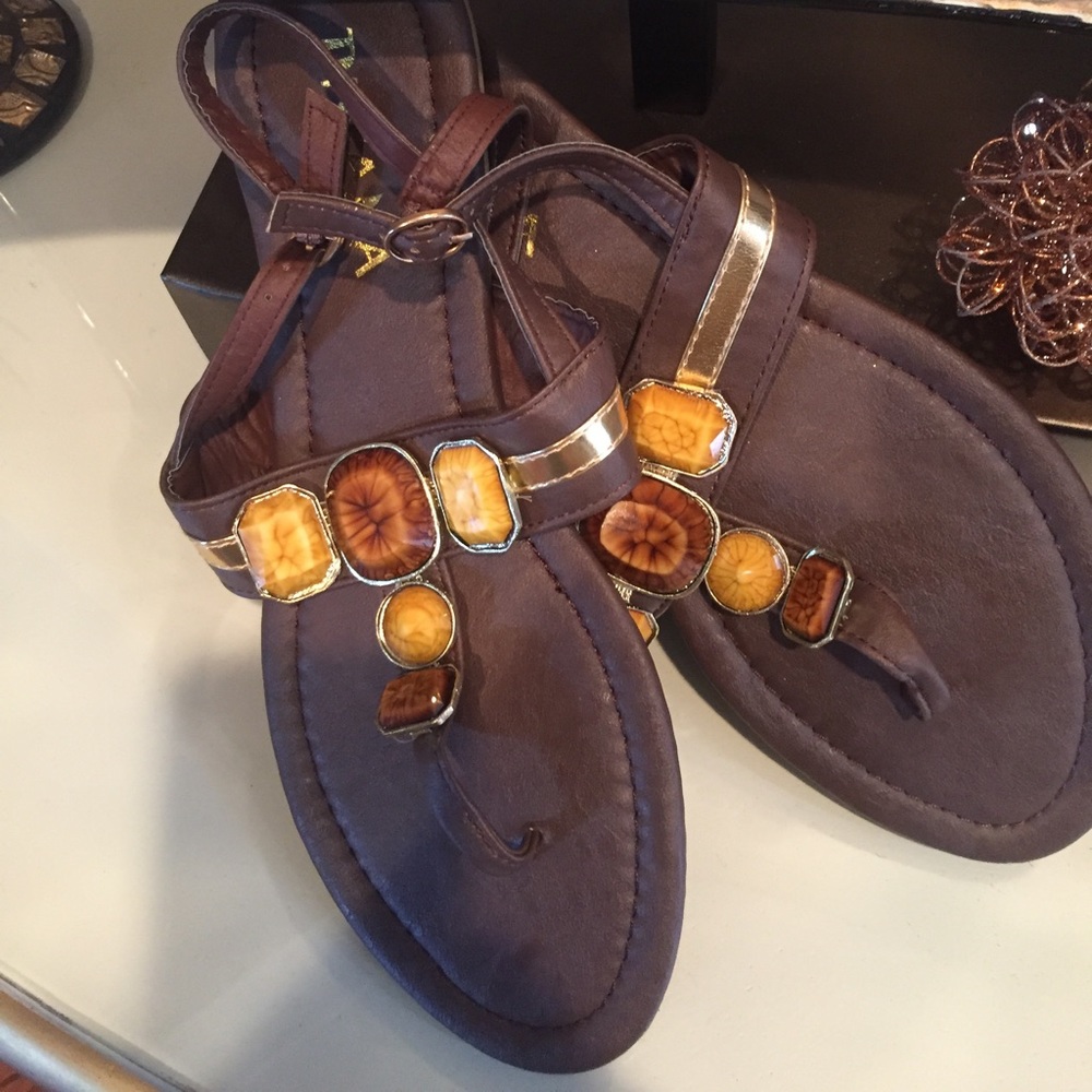 NWT Cute Brown Sandals with Aztec Stones