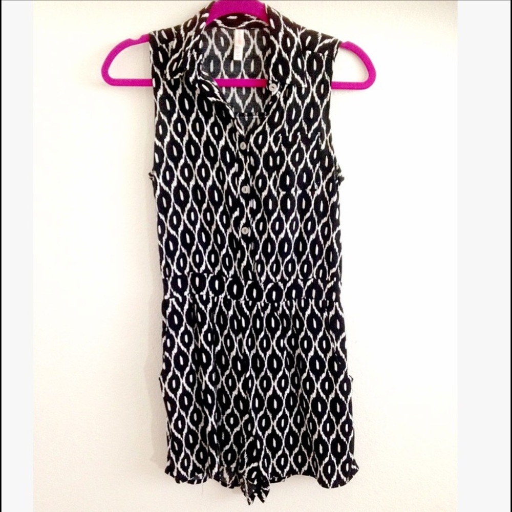 Black & White Tribal Print Romper size Small