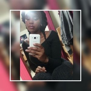 Meet your Posher, Deandra