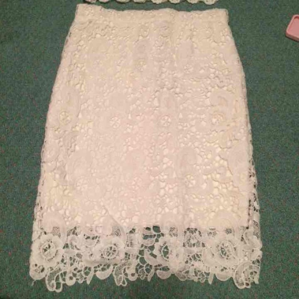 Lace Two Piece - Picture 2 of 7