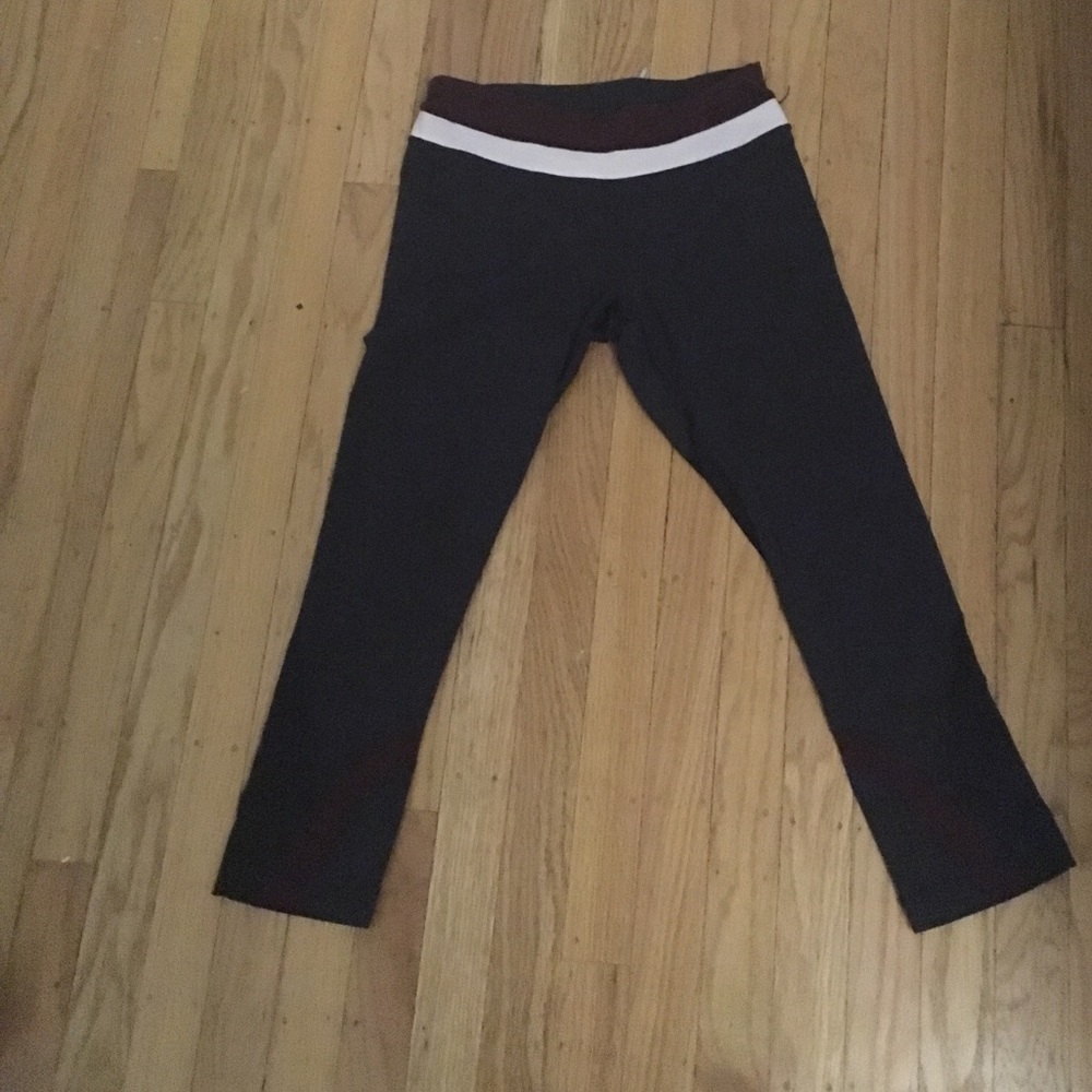 Lulu lemon yoga pants... very comfortable