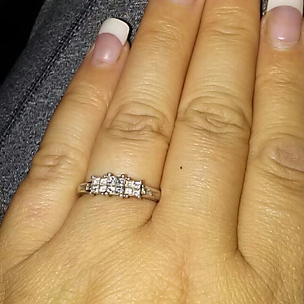 Diamond engagement ring