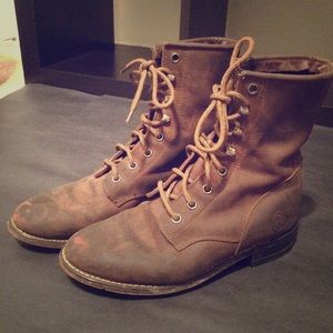Combat boots