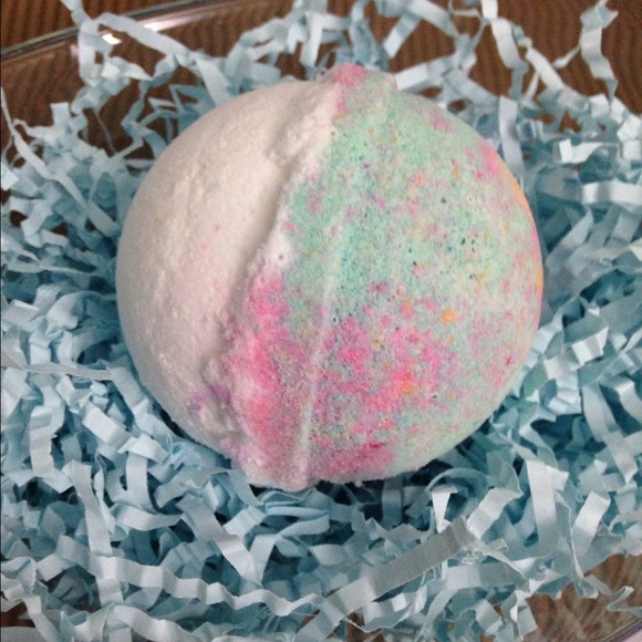 2 Flowers Bath Bombs - Picture 2 of 3