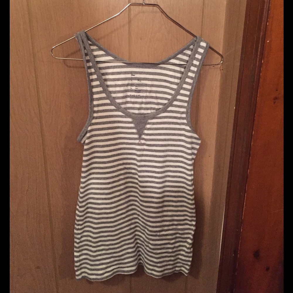Gray & White gap xl tank