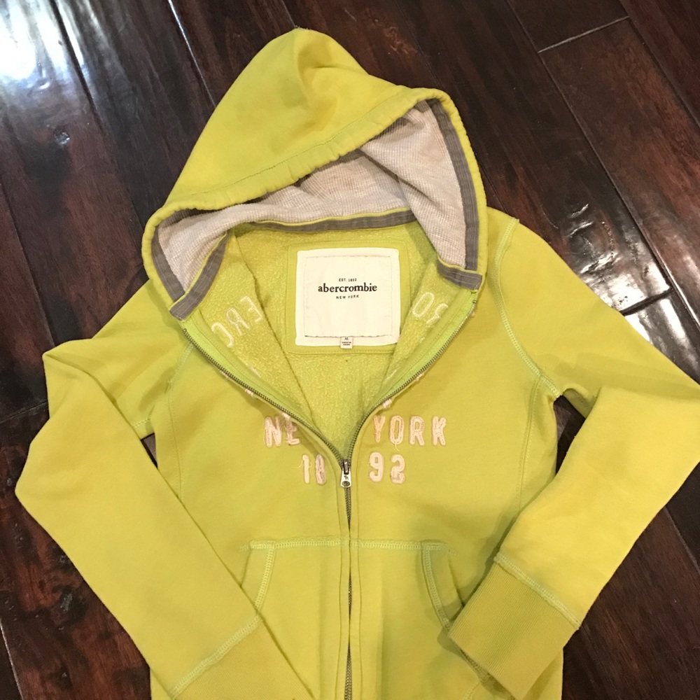 Unisex Abercrombie sweat with hoodie.