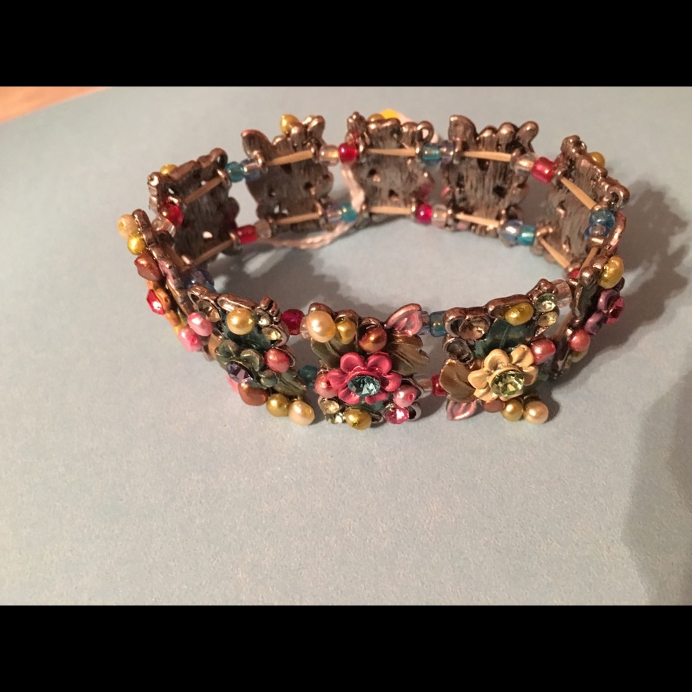 Stretch flower bracelet