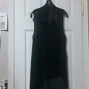 Sleeveless shirt w/ gold dots