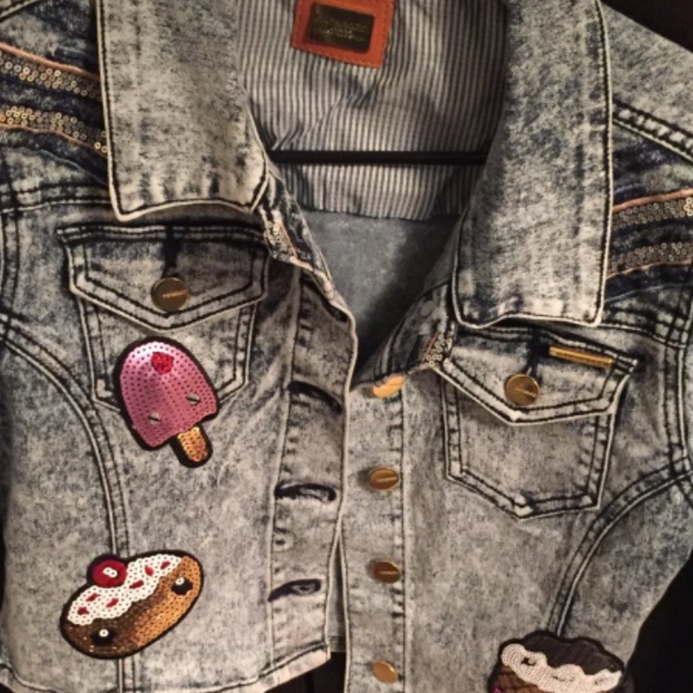Denim shirt with badges
