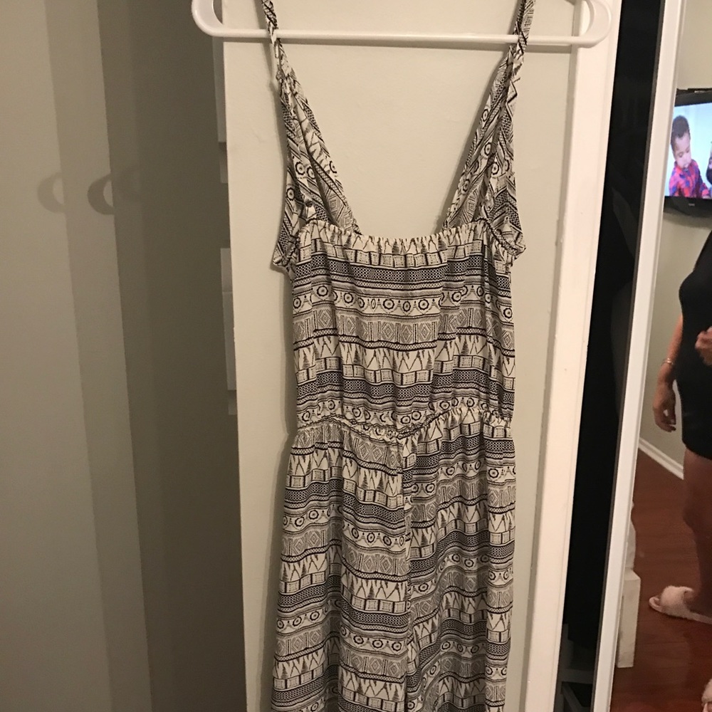 Romper - Picture 2 of 3