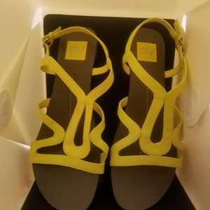 Dolce Vita  never worn