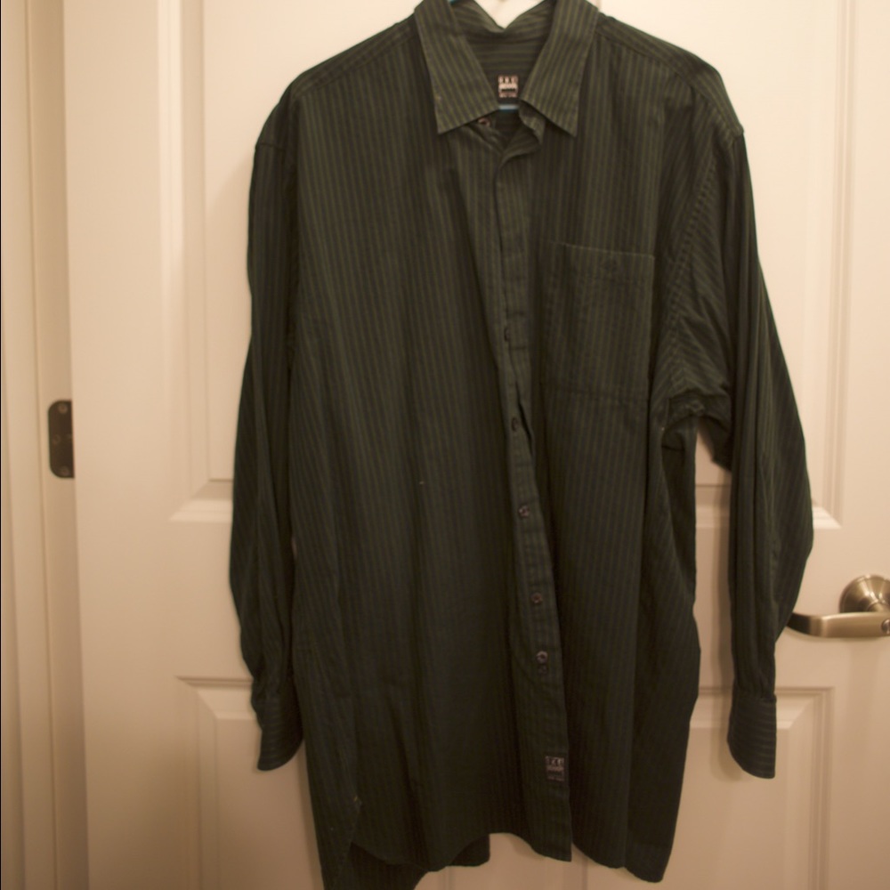 IKE BEHAR sport shirt.