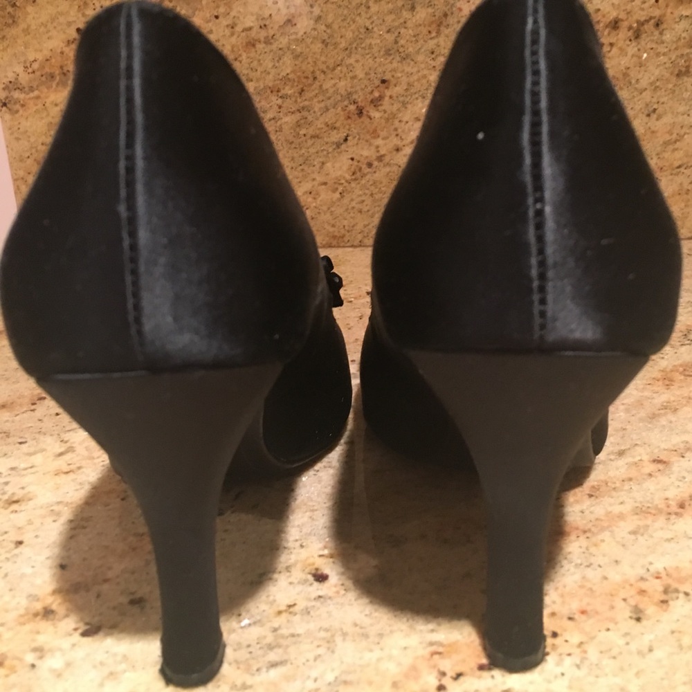 Shoes - Picture 4 of 4