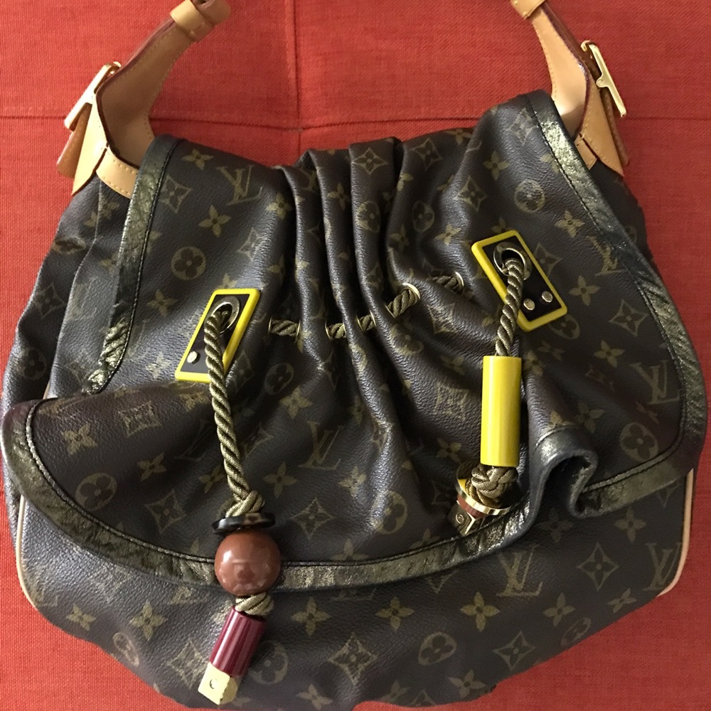 Auth. Louis Vuitton Kalahari GM Limited Edition