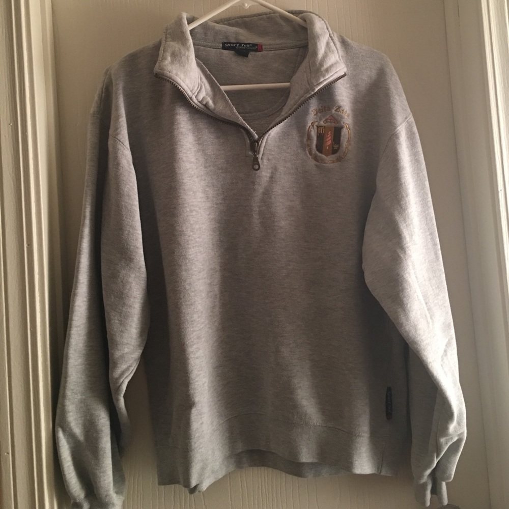 Delta zeta crest half zip w/ embroidered crest
