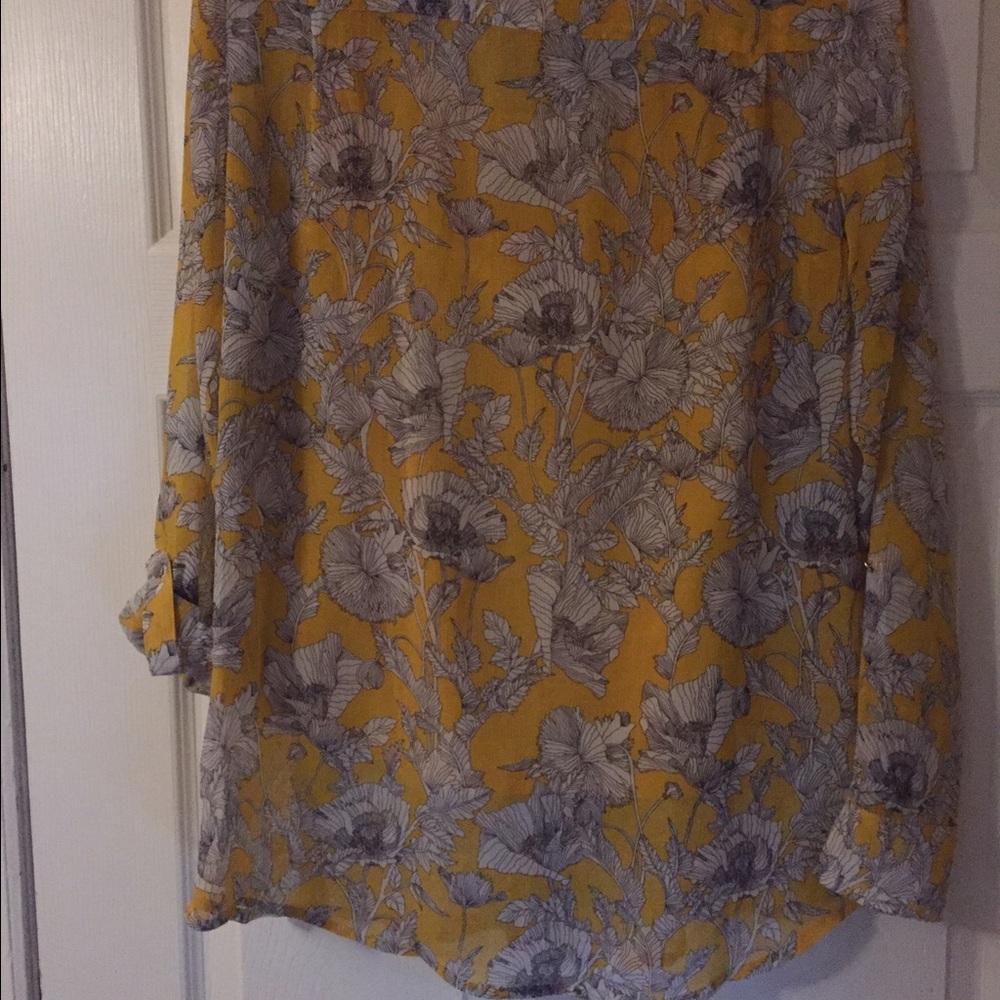 SOLD Elsewhere-Liz Claiborne blouse. - Picture 4 of 8