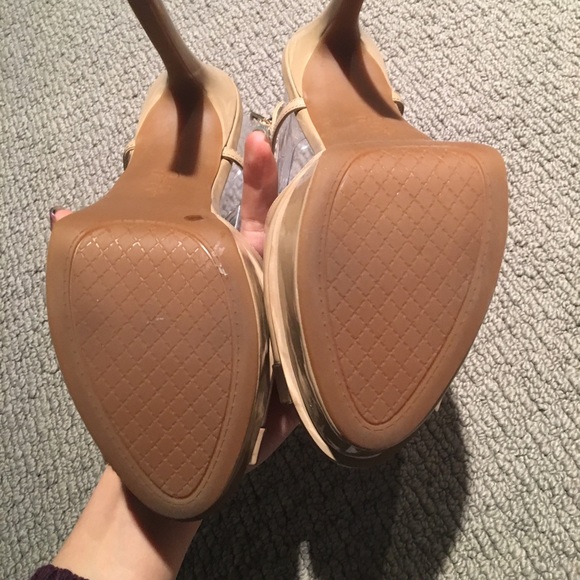 Jessica Simpson nude heels - Picture 4 of 5