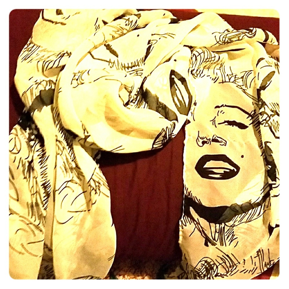 Marilyn Monroe Scarf!!