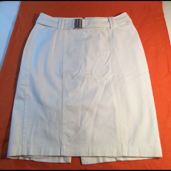 WHBM pencil skirt, white, size 6, summer ready,NEW - Picture 3 of 7