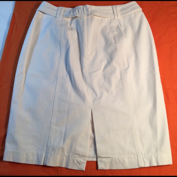 WHBM pencil skirt, white, size 6, summer ready,NEW - Picture 4 of 7