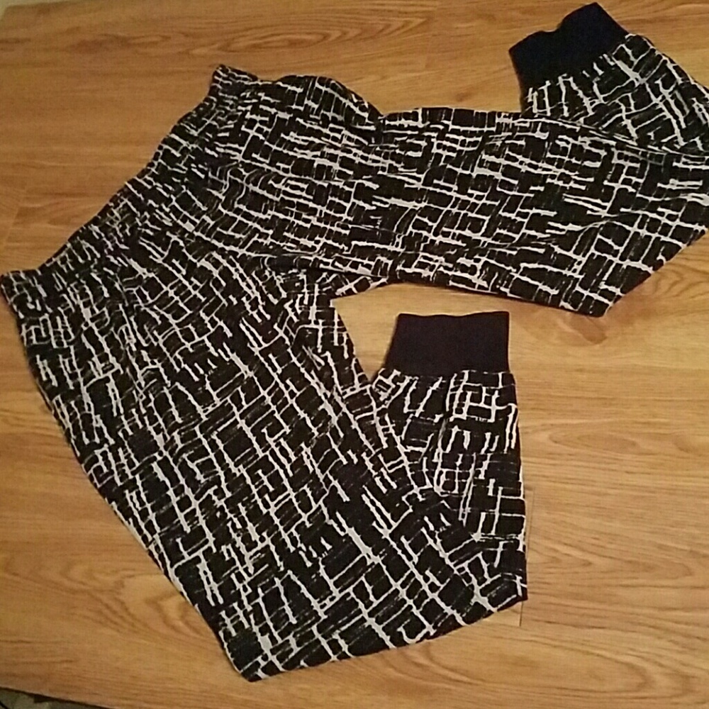 💋SALE💋Geo Print Soft Ankle Pants