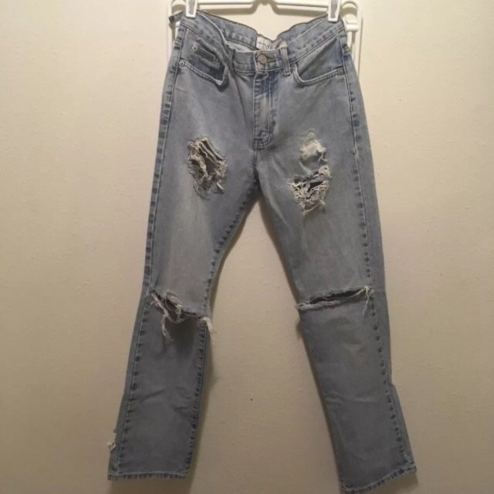Authentic Vintage Calvin Klein Distressed jeans