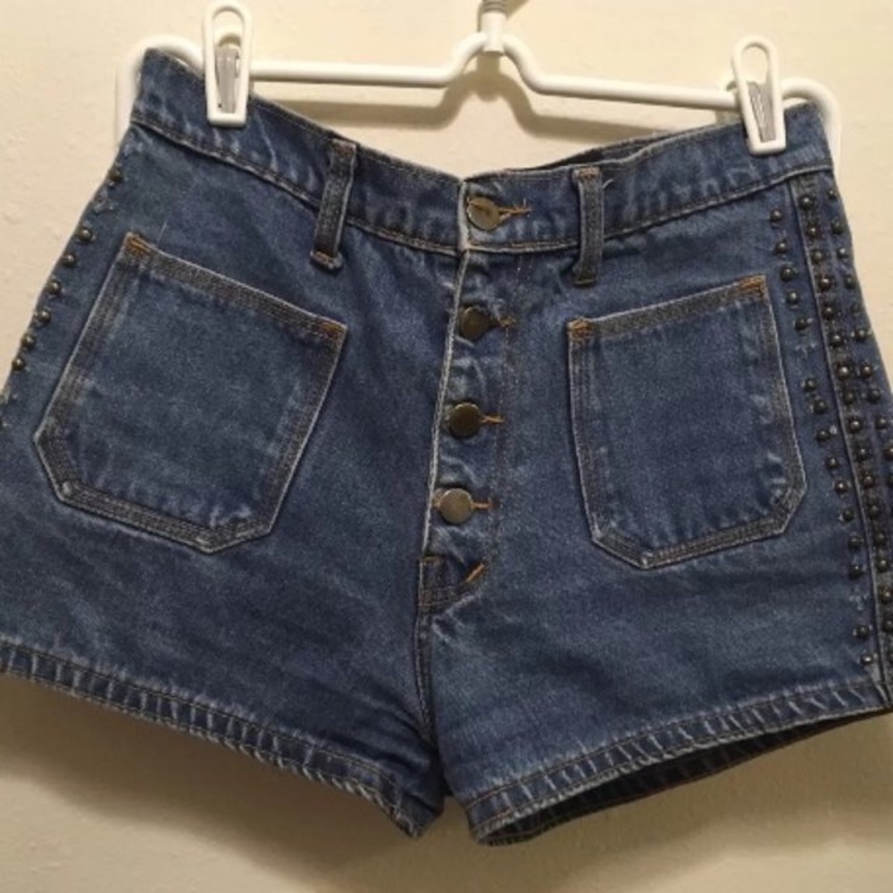 YourEyesLie brand high waisted shorts