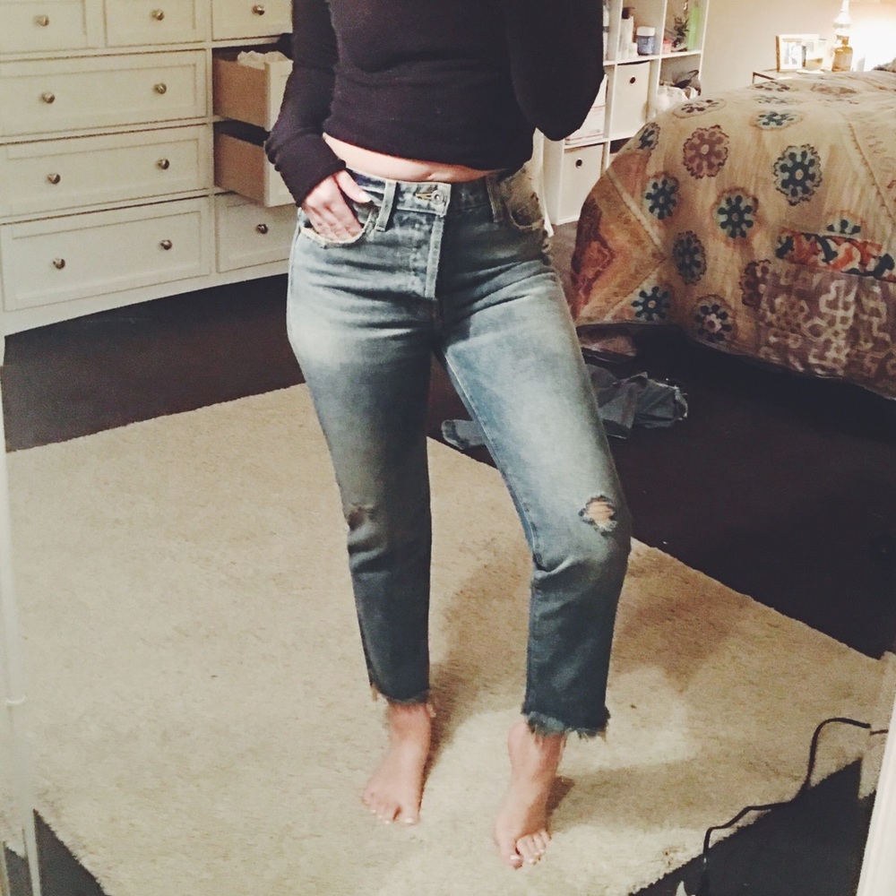 NWOT LF Carmar Distressed Jeans